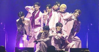 VOKSY DAYS、デビュー半年の“現在地”を見せた初の東阪ツアー 8人が届けた「絶対に誰一人の手も離さない」