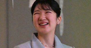 「カッコイイです」愛子さま“激レア”パンツスーツ姿での万博訪問にSNS歓喜！雅子さまとの“リンク”想起する人も