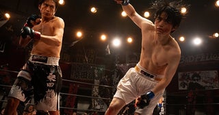 逆襲のヒーロー・鈴鹿央士が伊勢谷友介に拳一つで立ち向かう「喧嘩独学」緊迫のボクシングシーン公開