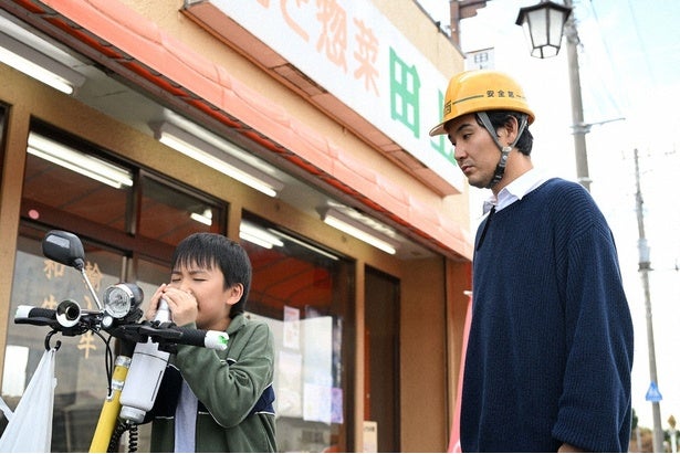 「ラストで号泣」松田龍平“洋輔”、子どもに真剣に向き合う姿が反響＜探偵さん、リュック開いてますよ＞