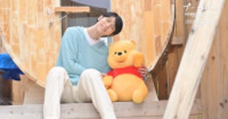 プーさんと触れ合う羽生結弦がかわいすぎ！『プーさんへ 羽生結弦とくまのプーさん メモリーブック』メイキング動画公開