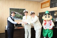 『映画クレヨンしんちゃん』最新作の舞台、秋田・大曲でマユリカ＆しんのすけが一日駅長に！
