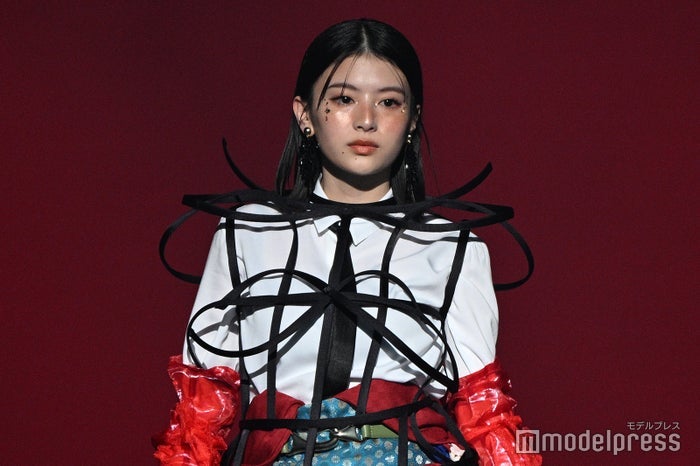 出口夏希、抜群スタイルでオーラ発揮【TGC広島2025】