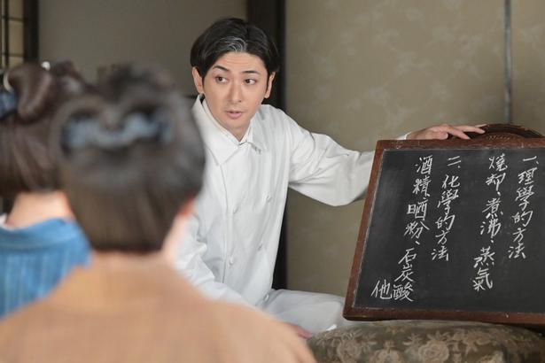 ＜明日の風、薫る＞見上愛“りん”と上坂樹里“直美”は恵風看護婦会に特別講師として古川雄大“今井”と原嶋凛“トメ”を迎える