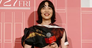 のん、念願だった「性格が悪い役」主演作「私にふさわしいホテル」で“一番性格が悪い役”を快演