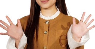 まっすぐ見つめる上目遣いが反則…矢吹奈子、近距離満点の自撮り姿に「バリかわいい」「超絶かわいい」
