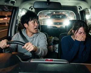 ドライブデート中に“あおり運転”されパニック状態…絶望寸前で現れた救世主に助けられるまで。「彼女も泣いていました」