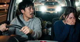 ドライブデート中に“あおり運転”されパニック状態…絶望寸前で現れた救世主に助けられるまで。「彼女も泣いていました」