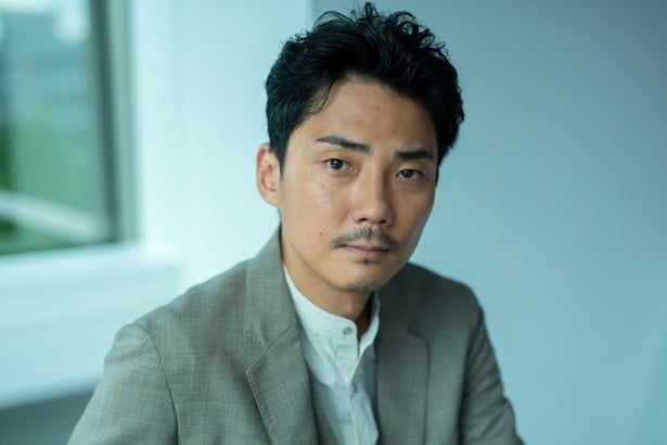 毎熊克哉が語る“演技の準備”と心構えの変化「プロの重圧を知った」デビュー当時の記憶と、新作主演映画『見えない娘』で得た刺激