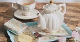 Afternoon Tea“架空のホテル”テーマのアイテム発売へ！ 「エンボスクッキー缶」などラインナップ