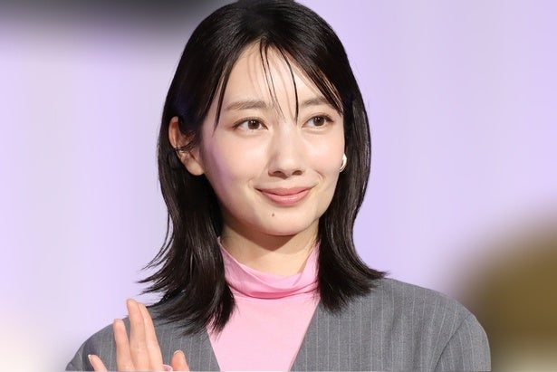波瑠、トランスジェンダー役で新境地「月夜行路」で見せる“振れ幅のある演技”とキャリアの軌跡