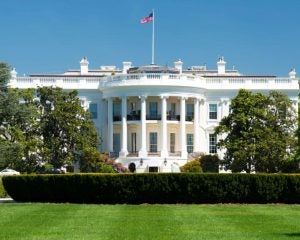 SNSの「おすすめ表示」がなぜ外交問題に？ 米大統領が「ゆすり」と猛反発する豪州規制の正体