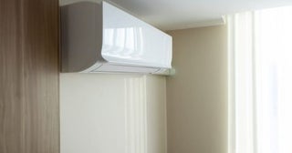 入居した都営住宅に「エアコン」がついていませんでした。設置する際の費用は自己負担なのでしょうか？