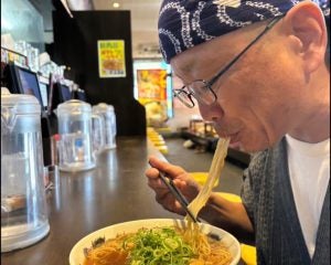 「来来亭のラーメン」を16年以上毎日食べ続ける男性を直撃。体重の増減や健康診断の結果も教えてもらった――週末ベスト