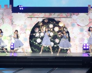 AKB48 春のコンサートで19期研究生がお披露目＆海外グループへのメンバー移籍を発表