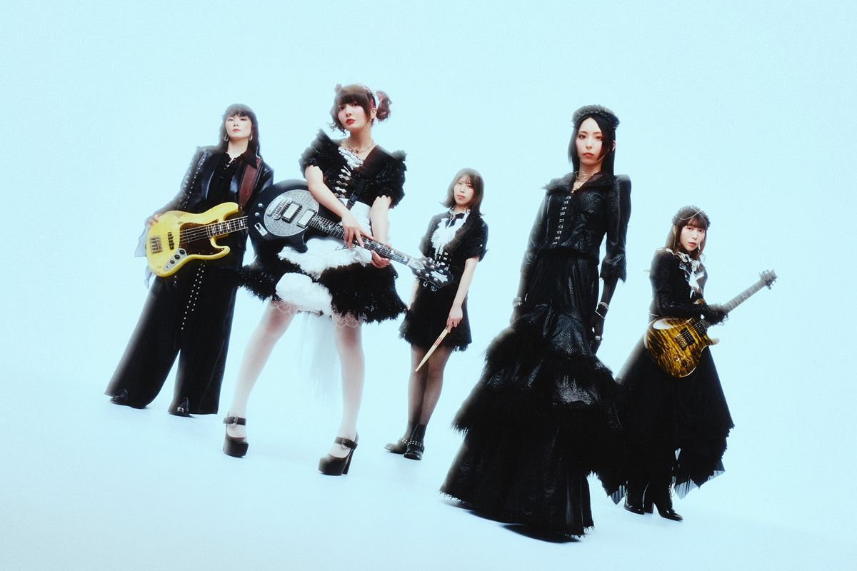 BAND-MAID、新曲「ENERGETIC」特典絵柄公開「Toi et moi」ライブ映像も解禁