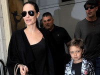 アンジェリーナ・ジョリー＆ブラッド・ピットの息子ノックスが両親似のイケメンに成長！