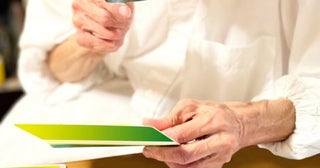 認知症になると「預金口座」が凍結されるって本当!? 80代の両親のためにできる「事前対策」とは？ 凍結される“タイミング”についても解説