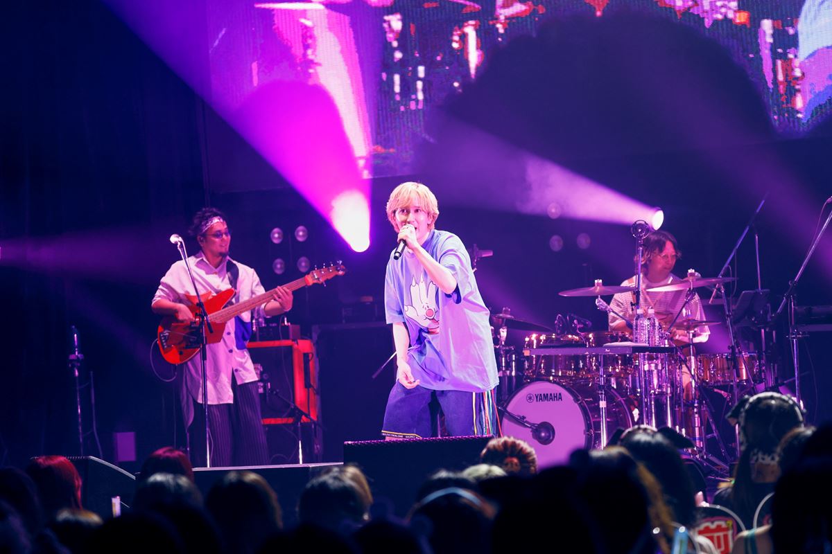 末吉9太郎、初ワンマンで全15曲披露SMA所属を発表し「9月9日に何かやる」と予告【オフィシャルレポート】