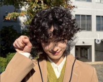 「実父も継父も有名俳優」注目の22歳俳優が“デビューから1年”で見せた、明確すぎる売り出し方