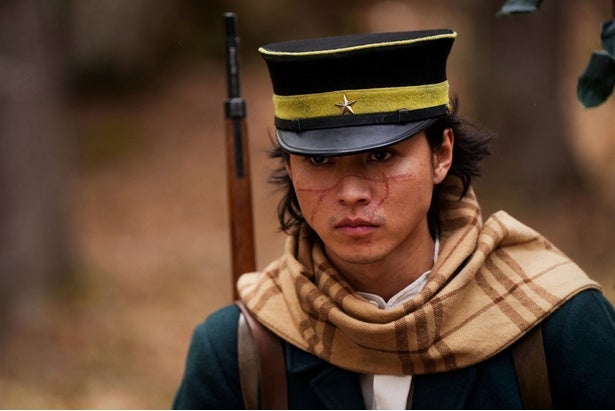 映画「ゴールデンカムイ 網走監獄襲撃編」山崎賢人“杉元”らの思惑が交差する三陣営PVと場面写真公開