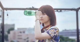 アイドルから実力派俳優へ――伊藤万理華のしなやかでつかめない、野良猫のような魅力