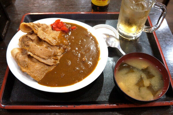 【焼肉カレー】創業100年に手が届きそうな池袋の老舗食堂で食べる、超ボリュームの焼肉カレー：パリッコ『今週のハマりメシ』第161回