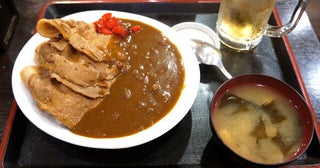 【焼肉カレー】創業100年に手が届きそうな池袋の老舗食堂で食べる、超ボリュームの焼肉カレー：パリッコ『今週のハマりメシ』第161回