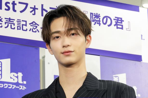 野村康太、“デート”がコンセプトの撮影を回顧「カメラをデートのお相手だと思うようにしました」初の沖縄に感動
