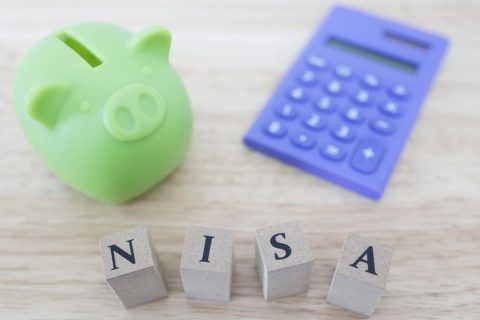 NISAの「成長投資枠」で“月3万円・年率7％”で運用したいです。でも少額なら「つみたて投資枠」と変わらないですか？“20年後の利益・メリット”を確認