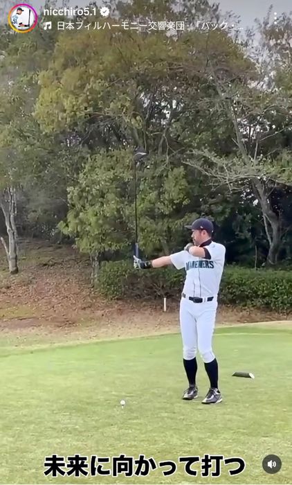 始球式にイチロー降臨!? ものまね芸人の完コピに称賛も肝心の第一打は……
