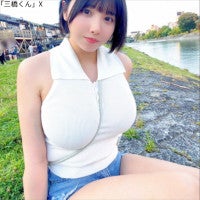 現役薬剤師グラドル、ニットトップス×ミニ丈デニムパンツ姿にネット騒然「すっっご」「抜群プロポーション」