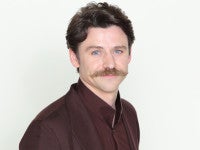 『ばけばけ』トミー・バストウ、“耳なし芳一”メイキングショットに反響「すごっ!!」「オツカレサマデス」