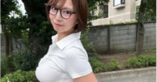 180cm麻雀美女、タイトなポロシャツ姿に反響「かわいすぎ」