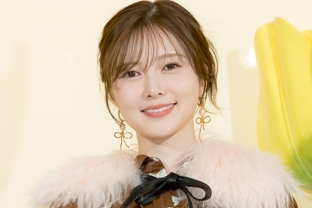 花が霞む美しさ…白石麻衣、オフショルコーデから美肩あらわなアザーカットに「今世紀最大の美!!」の声