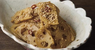 【割烹の家庭ごはん】シャキシャキ食感がたまらない。味がしっかり絡んだ「きんぴられんこん」