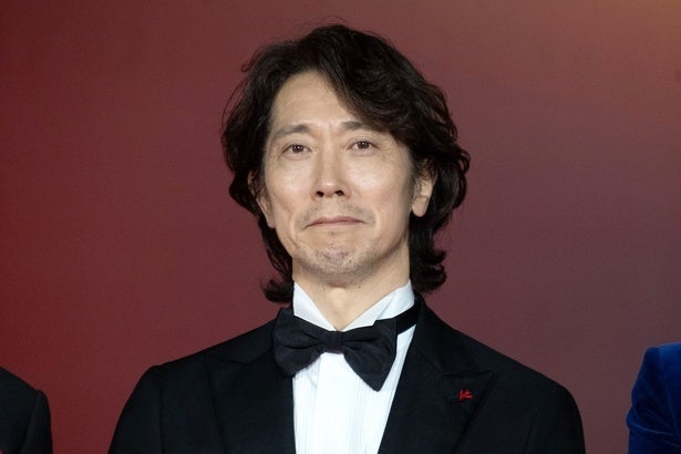 佐々木蔵之介がロッカーに隠れる“お茶目な姿”に「いたずらっ子の顔してますね」の声＜緊急取調室＞