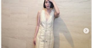 飯豊まりえ、胸元ぱっくりの大胆ワンピが美しすぎ「色気が最強や」「益々綺麗になってる」