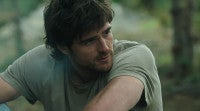 注目俳優ジェイコブ・エロルディ、完璧なルックスを泥と血で汚す！『ラスト・サバイバー』で新境地
