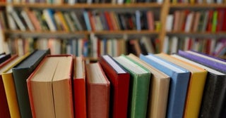 図書館の本に子どもがジュースをこぼした！ 「絶版本」の場合“数万円”を請求されるケースがあるって本当!?