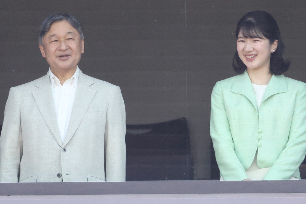 愛子さま雅子さまからは「思い出の服」を借りられ…欧州ご訪問中の天皇陛下から届いた「助言メール」