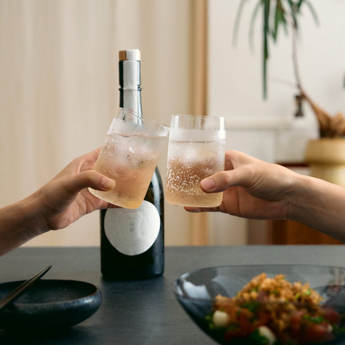 酒呑み彼女が作るつまみ系サラダ「よなよな、やさいとお酒で。」 VOL.10 トマト