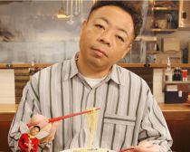 「相方は『anan』表紙に…」M-1元ファイナリスト･48歳に来年注目のワケ。バナナマンも務めた紅白ウラ司会に抜擢