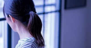 子どもの不登校で保護者の仕事に影響が。「いきなり離職」の前に相談を！職場とのつながりが大切な理由