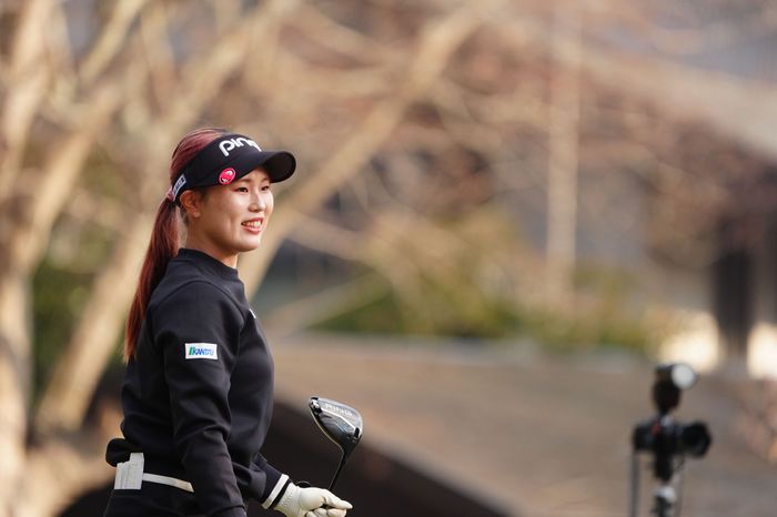 「ゴルフがちょっと変わった」皆吉愛寿香が首位発進倉林紅は1差追走「2位の方が攻められる」