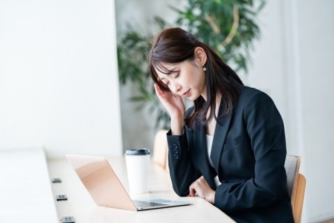 正社員として働いているのに、手取りは「18万円」。近所のスーパーのパート募集は時給「1600円」でした…。昇進するつもりもないのですが、その場合正社員でいるメリットは本当にあるのでしょうか？