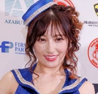 熊田曜子43歳、抜群プロポーション全開真っ赤なミニ丈が「美しすぎる」