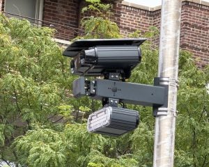 全米で相次ぐ監視カメラの破壊。AI搭載「ナンバー読み取り装置」をめぐる市民の反発とハロウィンの危機