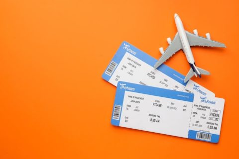 家族4人で「東京-沖縄」へ格安LCC旅行！ でも“手荷物預け入れ”も含めたら、結局ANAと「8500円」しか違わない!? 繁忙期は“大手航空会社”のほうが得？ ポイントを確認
