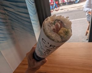 蒼井そらロール、藤原紀香ロールetc.日本の寿司が海外で“魔改造”される意外な理由